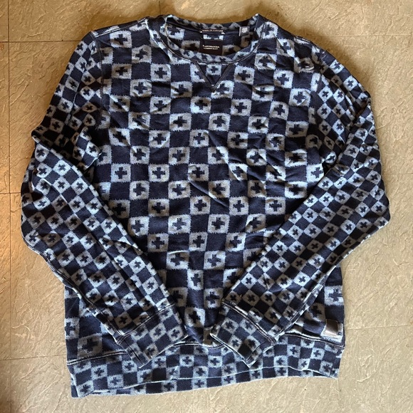 LIKE NEW! Super comfy and warm barely worn scotch and soda sweatshirt. - Picture 2 of 5
